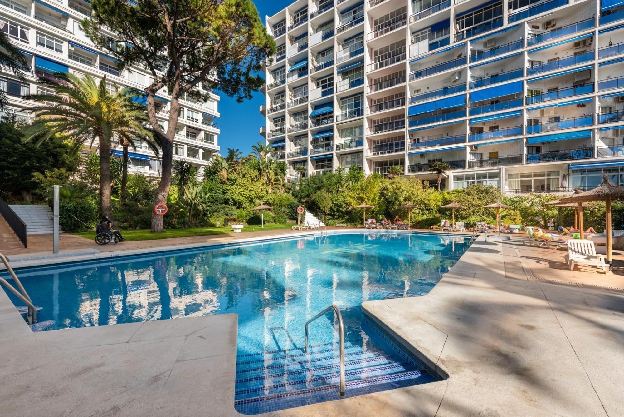 2 Bed Sea View In Skol Apartment *